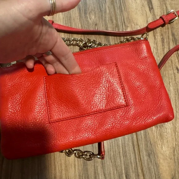 Coach Red Crossbody Bag with Sleek Design - Picture 4 of 6